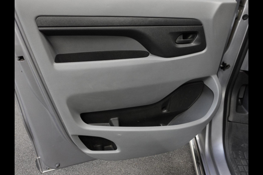 Toyota Proace Shuttle 1.5 D-4D Navigator Long L3H1 |9 Persoons | Navigatie | Parkeersensoren | Carplay | Cruise Control | DAB |