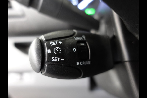 Toyota Proace Shuttle 1.5 D-4D Navigator Long L3H1 |9 Persoons | Navigatie | Parkeersensoren | Carplay | Cruise Control | DAB |