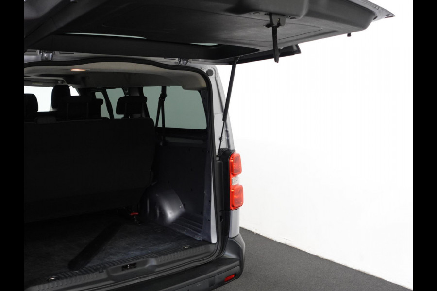 Toyota Proace Shuttle 1.5 D-4D Navigator Long L3H1 |9 Persoons | Navigatie | Parkeersensoren | Carplay | Cruise Control | DAB |