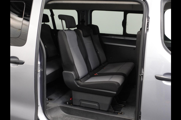 Toyota Proace Shuttle 1.5 D-4D Navigator Long L3H1 |9 Persoons | Navigatie | Parkeersensoren | Carplay | Cruise Control | DAB |