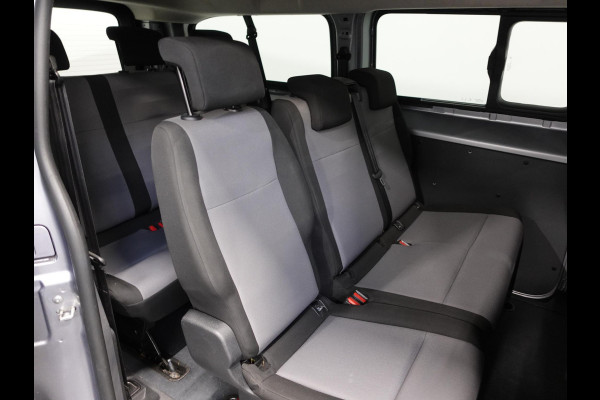 Toyota Proace Shuttle 1.5 D-4D Navigator Long L3H1 |9 Persoons | Navigatie | Parkeersensoren | Carplay | Cruise Control | DAB |