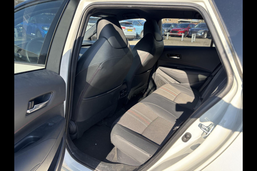 Toyota Corolla Touring Sports 1.8 Hybrid GR-Sport | SCI | 122pk | Trekhaak | Adaptieve Cruise | Stoelverwarming | 18 inch velgen | Full LED