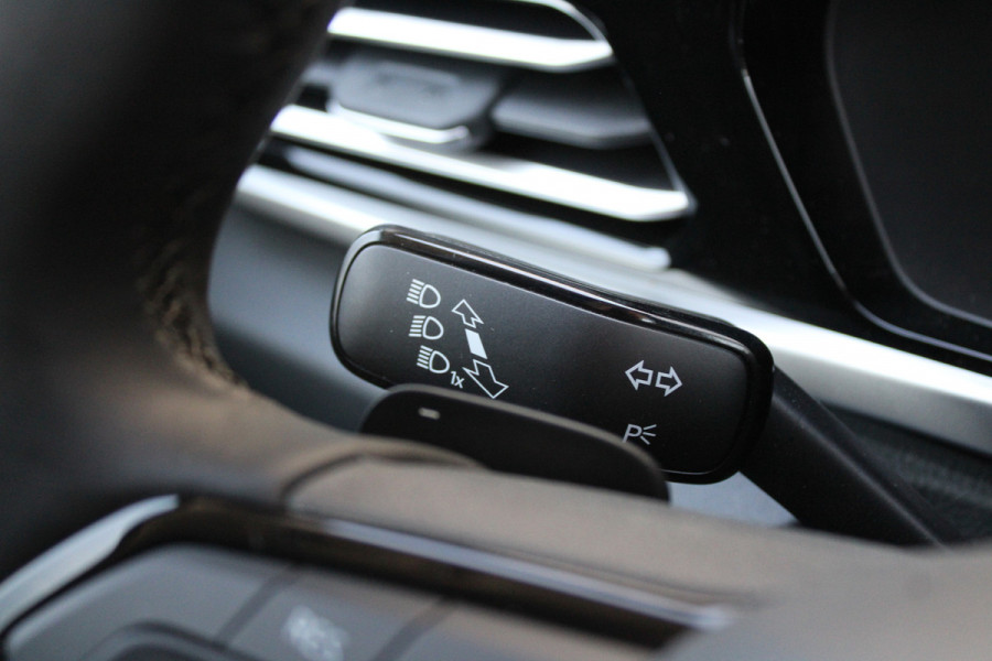 Ford Transit Connect 2.0 EcoBlue L2 Limited 123pk - Automaat - Keyless - ACC - Blindspot - Carplay/Android - Rijklaar