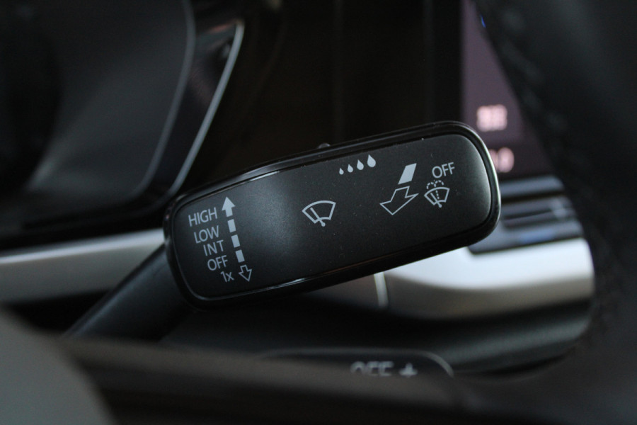 Ford Transit Connect 2.0 EcoBlue L2 Limited 123pk - Automaat - Keyless - ACC - Blindspot - Carplay/Android - Rijklaar