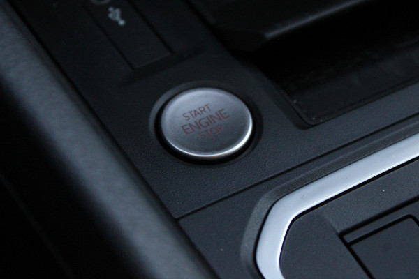 Ford Transit Connect 2.0 EcoBlue L2 Limited 123pk - Automaat - Keyless - ACC - Blindspot - Carplay/Android - Rijklaar