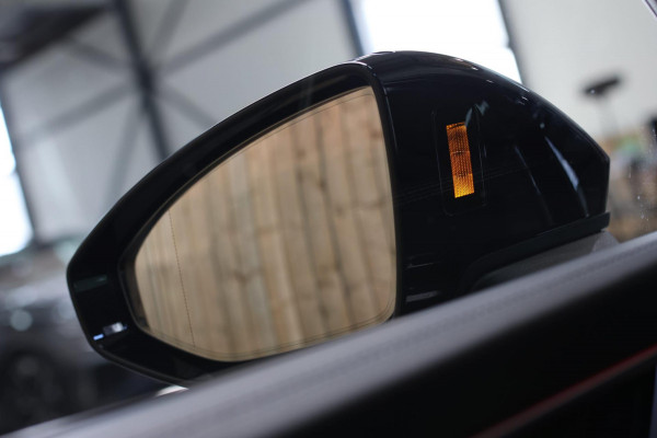 Audi RS6 TFSI Quattro *Keramisch*Pano*B&O Advanced*Soft-Close*Alcantara*