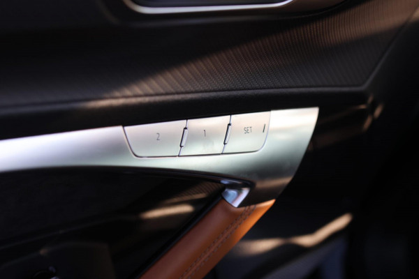 Audi RS6 TFSI Quattro *Keramisch*Pano*B&O Advanced*Soft-Close*Alcantara*