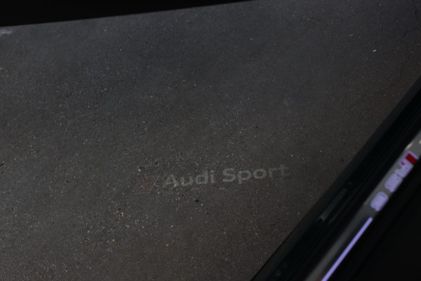 Audi RS6 TFSI Quattro *Keramisch*Pano*B&O Advanced*Soft-Close*Alcantara*