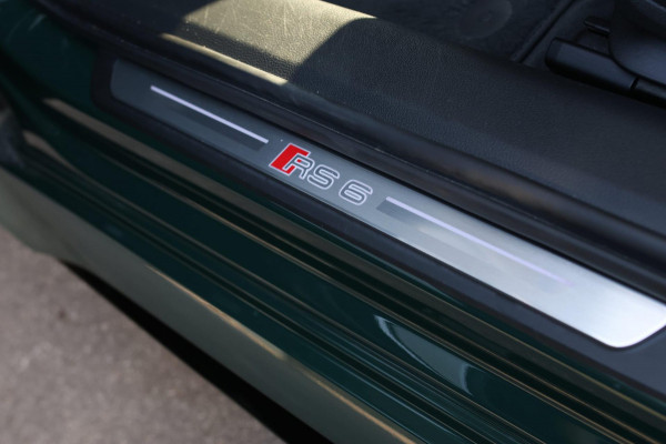 Audi RS6 TFSI Quattro *Keramisch*Pano*B&O Advanced*Soft-Close*Alcantara*
