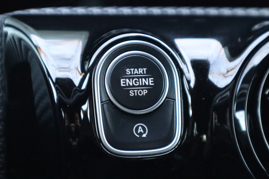 Mercedes-Benz A-Klasse 180 Business Solution | Camera | Stoelverwarming |