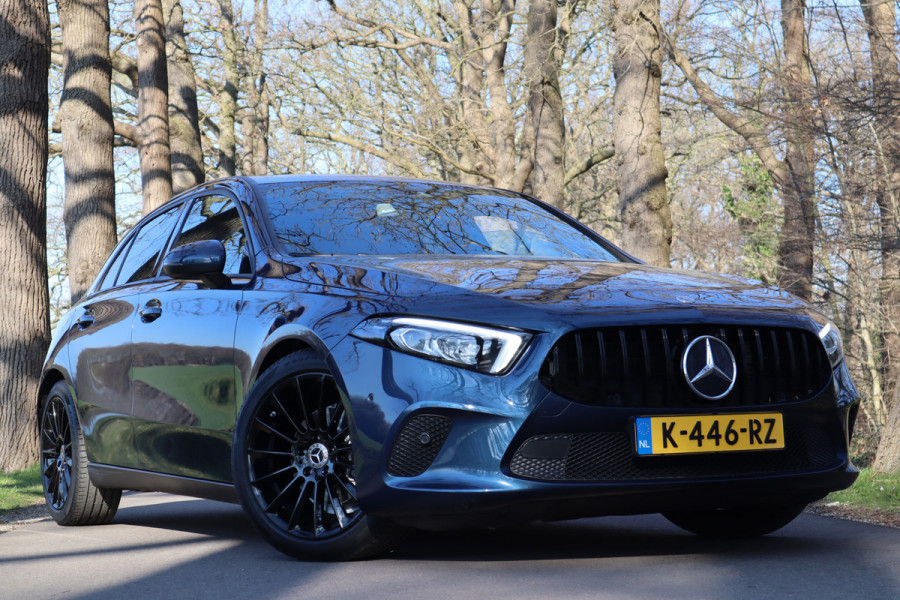Mercedes-Benz A-Klasse 180 Business Solution | Camera | Stoelverwarming |