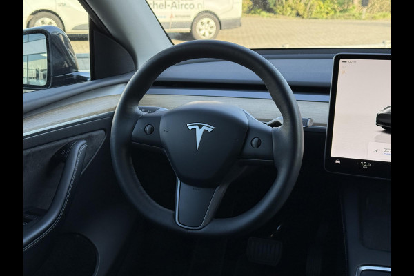 Tesla Model Y Aut. Long Range Dual Motor AWD | Autopilot | Panorama | Leder |