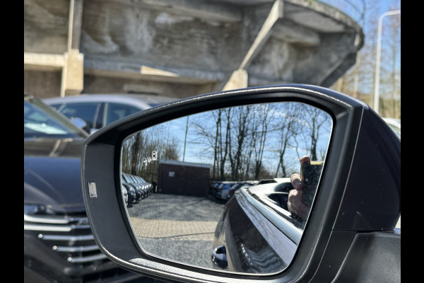 Volkswagen T-Roc Cabrio 1.5 TSI 150PK DSG R-LINE SPORT CAMERA/ACC/NAVIGATIE