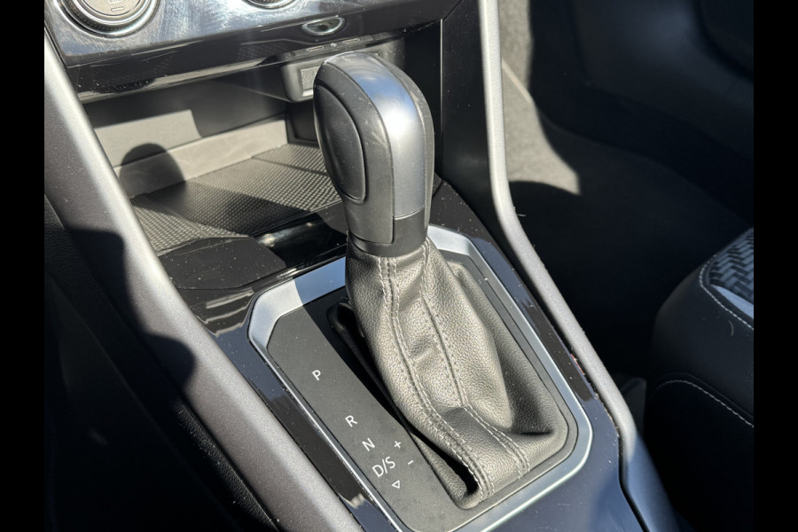 Volkswagen T-Roc Cabrio 1.5 TSI 150PK DSG R-LINE SPORT CAMERA/ACC/NAVIGATIE