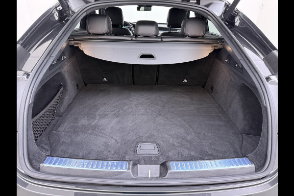 Mercedes-Benz GLC 300e AMG Coupé // Headup // Luchtvering // Memory // Burmester // 360 Camera // Distronic // Rijassistentie pakket // Keyless //