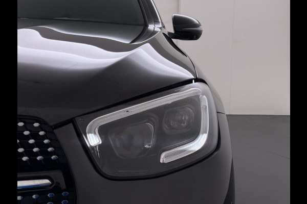 Mercedes-Benz GLC 300e AMG Coupé // Headup // Luchtvering // Memory // Burmester // 360 Camera // Distronic // Rijassistentie pakket // Keyless //