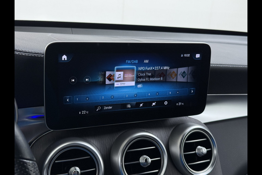 Mercedes-Benz GLC 300e AMG Coupé // Headup // Luchtvering // Memory // Burmester // 360 Camera // Distronic // Rijassistentie pakket // Keyless //