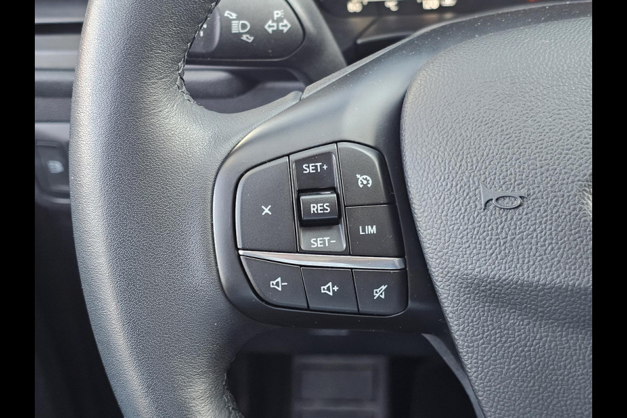 Ford Kuga 2.5 PHEV Titanium 225 pk | Winterpack | Head up display | PDC v + a | Lane assist | All-seasons banden