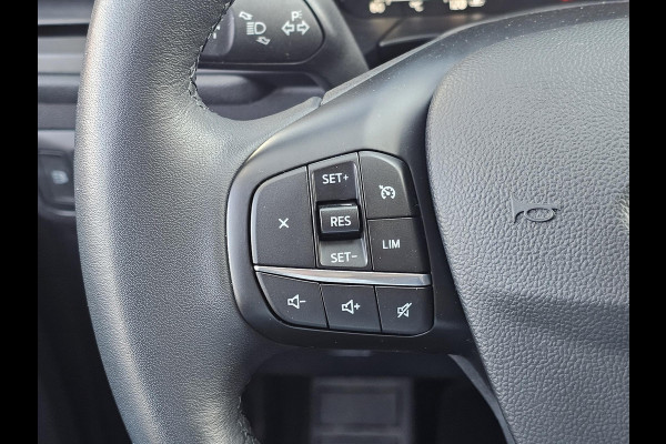 Ford Kuga 2.5 PHEV Titanium 225 pk | Winterpack | Head up display | PDC v + a | Lane assist | All-seasons banden