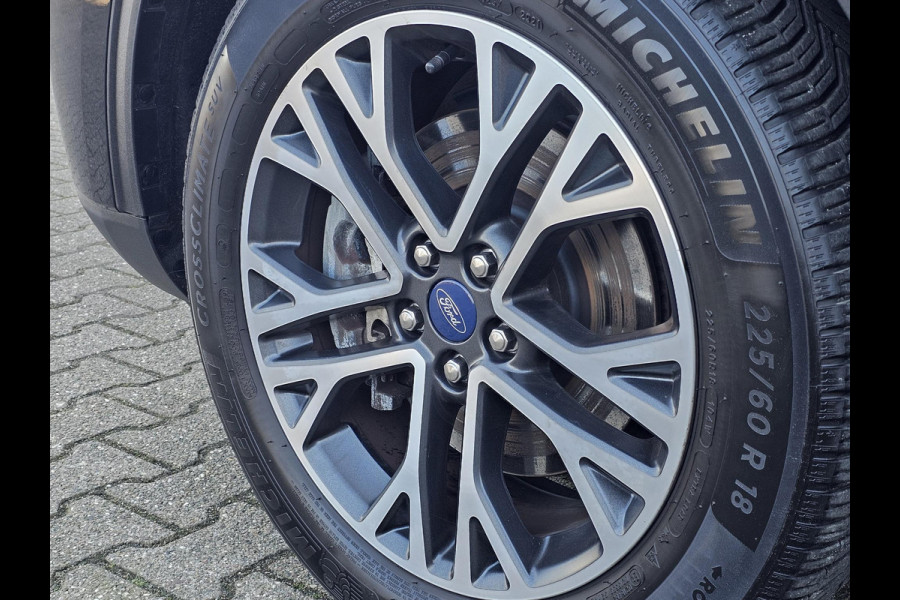 Ford Kuga 2.5 PHEV Titanium 225 pk | Winterpack | Head up display | PDC v + a | Lane assist | All-seasons banden