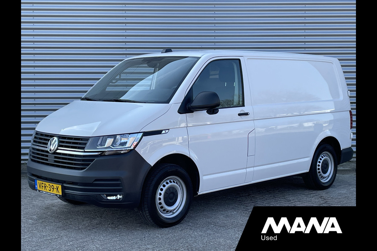 Volkswagen Transporter 2.0 TDI L1H1 Trekhaak Cruise Carplay Sensoren