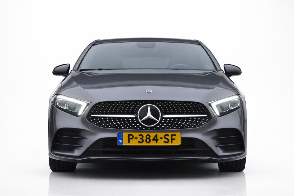 Mercedes-Benz A-Klasse 180 AMG NIGHT | SFEERVERLICHTING | APPLE CARPLAY | CAMERA | ANDROID AUTO | NAP | DEALER ONDERHOUDEN