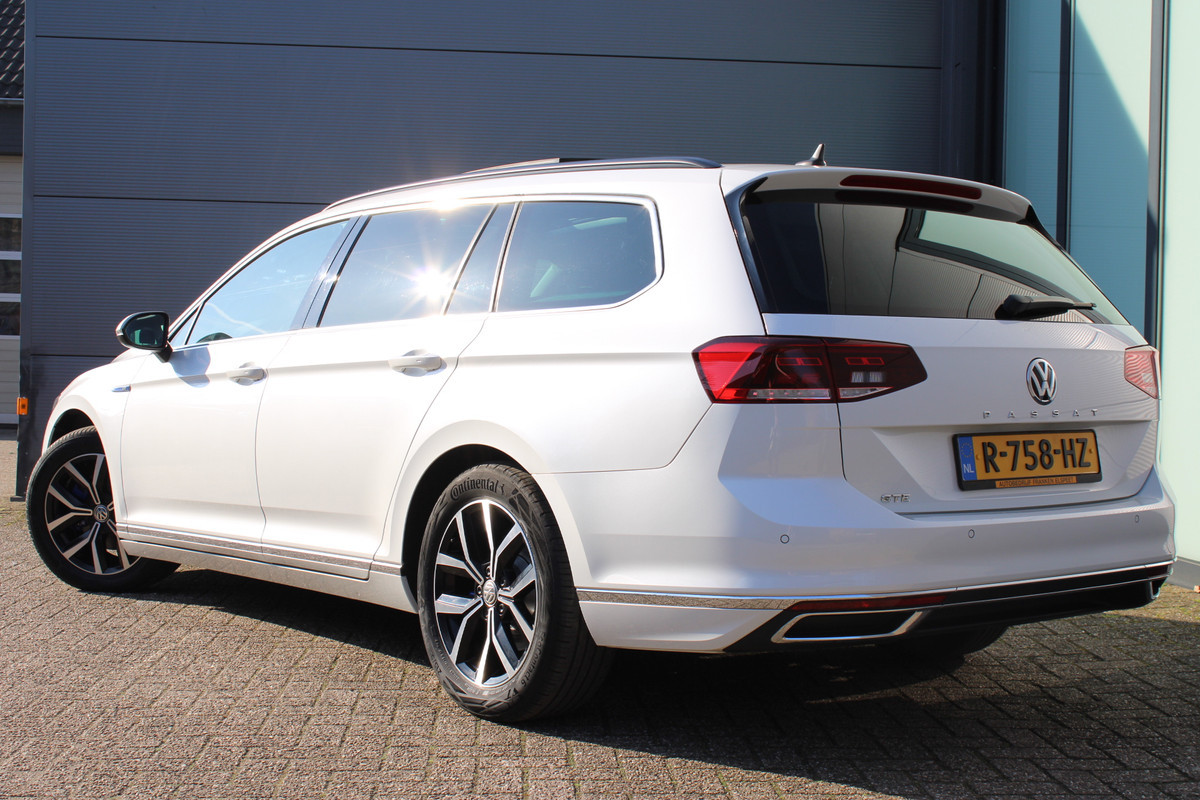 Volkswagen Passat Variant 1.4 218pk TSI PHEV GTE Business | Panoramadak | Adaptieve cruise | Stoelverwarming | Elektrische kofferklep