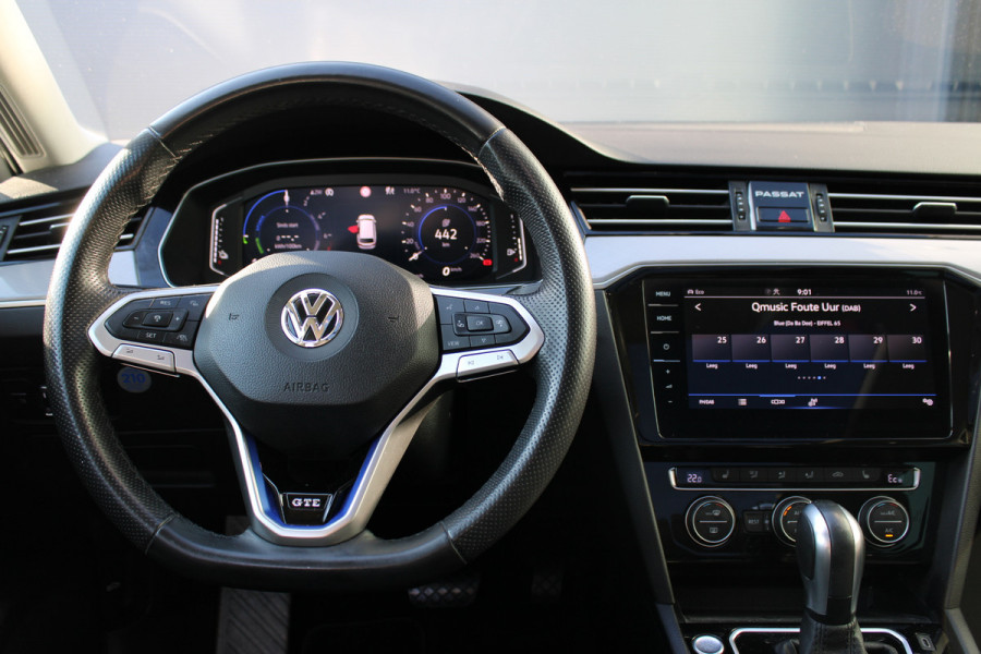 Volkswagen Passat Variant 1.4 218pk TSI PHEV GTE Business | Panoramadak | Adaptieve cruise | Stoelverwarming | Elektrische kofferklep