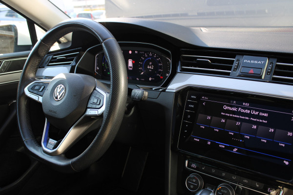 Volkswagen Passat Variant 1.4 218pk TSI PHEV GTE Business | Panoramadak | Adaptieve cruise | Stoelverwarming | Elektrische kofferklep