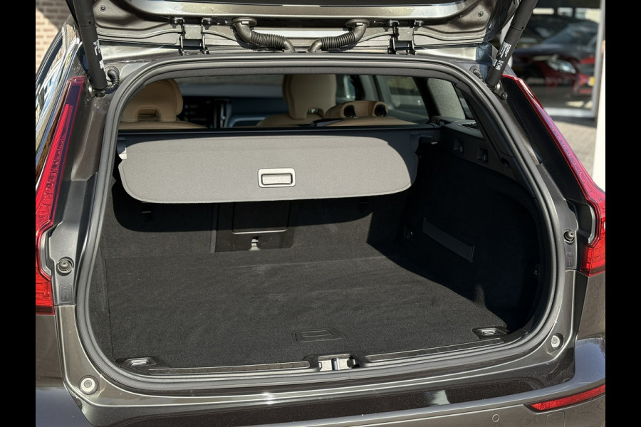 Volvo V60 2.0 T4 Momentum Pro |1e Eigenaar | Leder, Navi, Camera, Stoelverw., El. A.klep | Polestar Engineered |Dealeronderhouden|