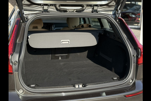 Volvo V60 2.0 T4 Momentum Pro |1e Eigenaar | Leder, Navi, Camera, Stoelverw., El. A.klep | Polestar Engineered |Dealeronderhouden|