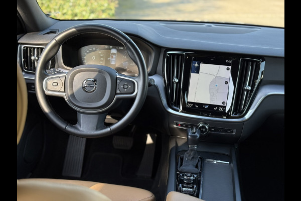 Volvo V60 2.0 T4 Momentum Pro |1e Eigenaar | Leder, Navi, Camera, Stoelverw., El. A.klep | Polestar Engineered |Dealeronderhouden|
