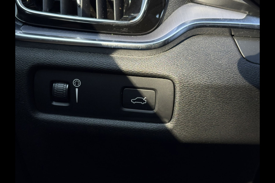 Volvo V60 2.0 T4 Momentum Pro |1e Eigenaar | Leder, Navi, Camera, Stoelverw., El. A.klep | Polestar Engineered |Dealeronderhouden|