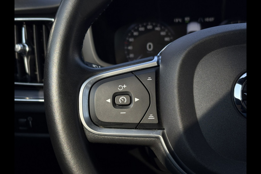 Volvo V60 2.0 T4 Momentum Pro |1e Eigenaar | Leder, Navi, Camera, Stoelverw., El. A.klep | Polestar Engineered |Dealeronderhouden|