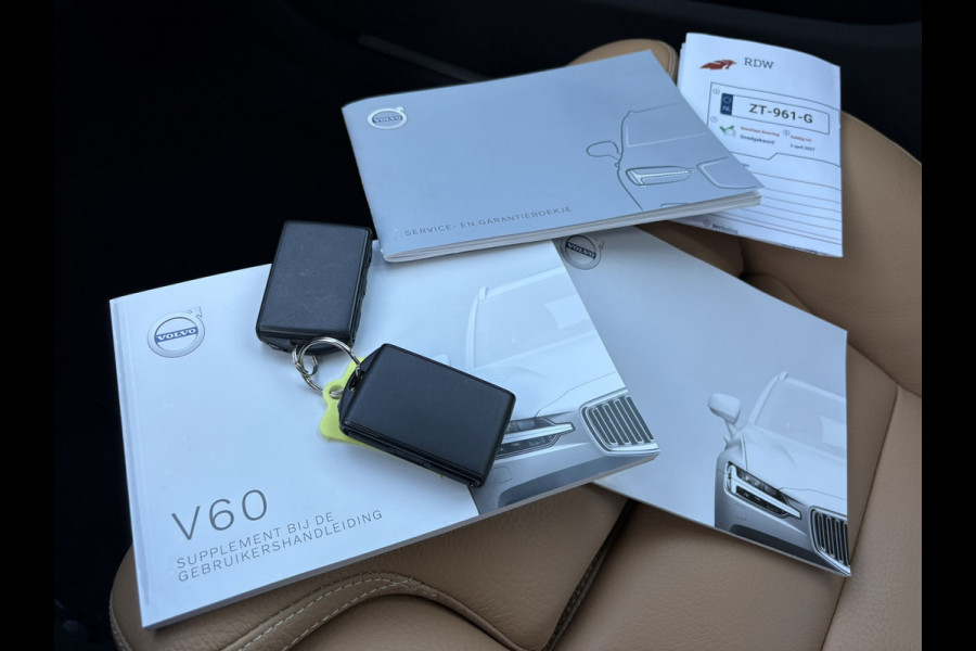 Volvo V60 2.0 T4 Momentum Pro |1e Eigenaar | Leder, Navi, Camera, Stoelverw., El. A.klep | Polestar Engineered |Dealeronderhouden|
