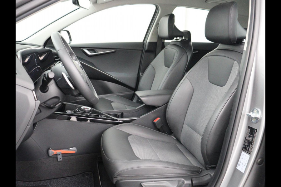 Kia Niro 1.6 GDi Hybrid DynamicLine | Trekhaak | Adaptive cruise | Camera | Carplay | Half leder | Navigatie | Sfeerverlichting | File Assistent | Parkeerhulp | Keyless | Climate control