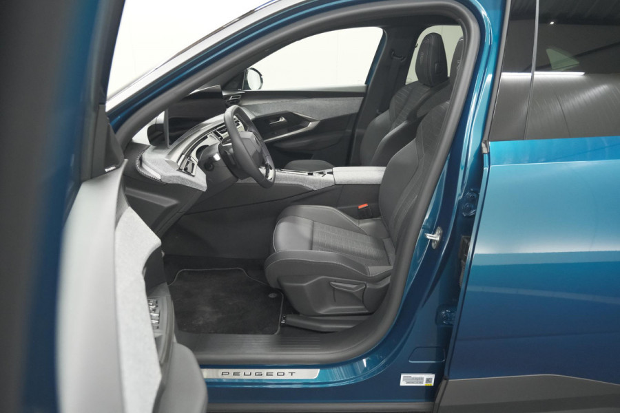 Peugeot 3008 1.2 Hybrid 136 GT | Panoramdak | 360 Camera | Stoelverwarming | Elektrische Kofferklep | Allseason Banden