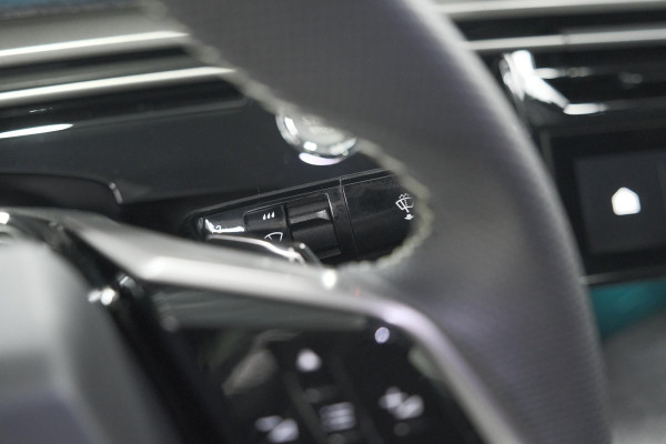 Peugeot 3008 1.2 Hybrid 136 GT | Panoramdak | 360 Camera | Stoelverwarming | Elektrische Kofferklep | Allseason Banden