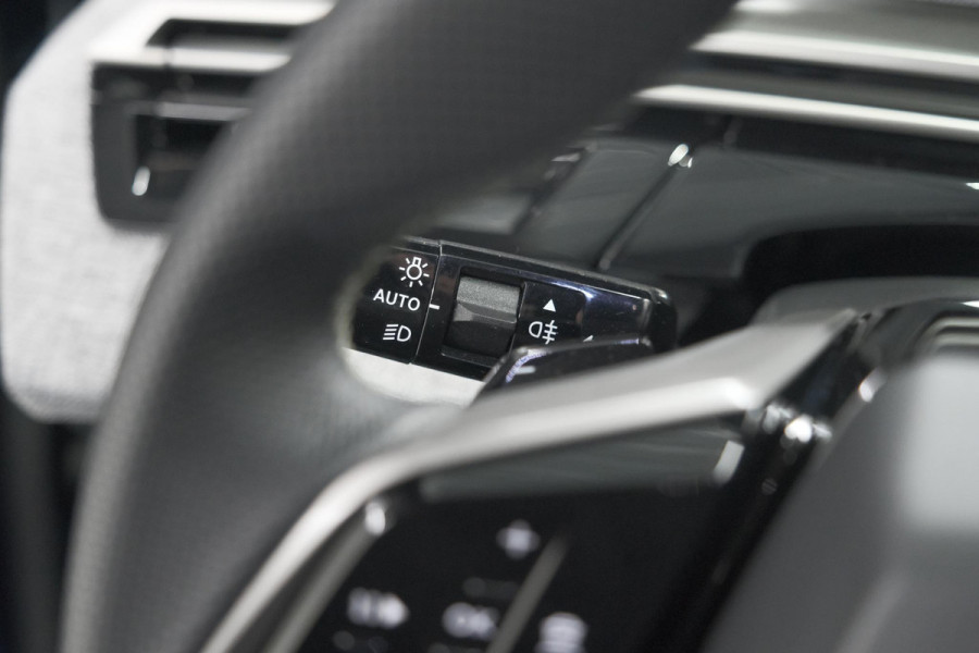 Peugeot 3008 1.2 Hybrid 136 GT | Panoramdak | 360 Camera | Stoelverwarming | Elektrische Kofferklep | Allseason Banden