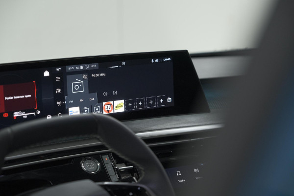 Peugeot 3008 1.2 Hybrid 136 GT | Panoramdak | 360 Camera | Stoelverwarming | Elektrische Kofferklep | Allseason Banden