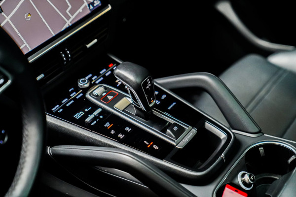 Porsche Cayenne Coupé 3.0 E-Hybrid | Luchtvering | Memory | Panorama dak