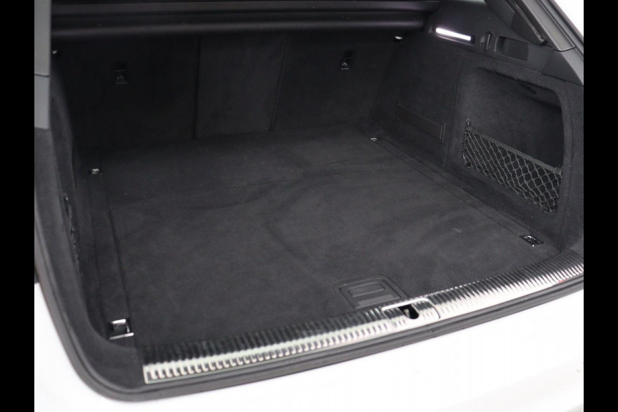 Audi A4 35 TFSI Business Edition | Leder | Stoelverwarming | Trekhaak | Adaptive cruise | Full LED | Carplay | Virtual Cockpit | Navigatie | File Assistent | Climate control | Parkeerhulp | Bluetooth