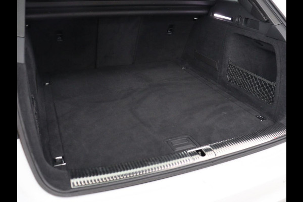 Audi A4 35 TFSI Business Edition | Leder | Stoelverwarming | Trekhaak | Adaptive cruise | Full LED | Carplay | Virtual Cockpit | Navigatie | File Assistent | Climate control | Parkeerhulp | Bluetooth