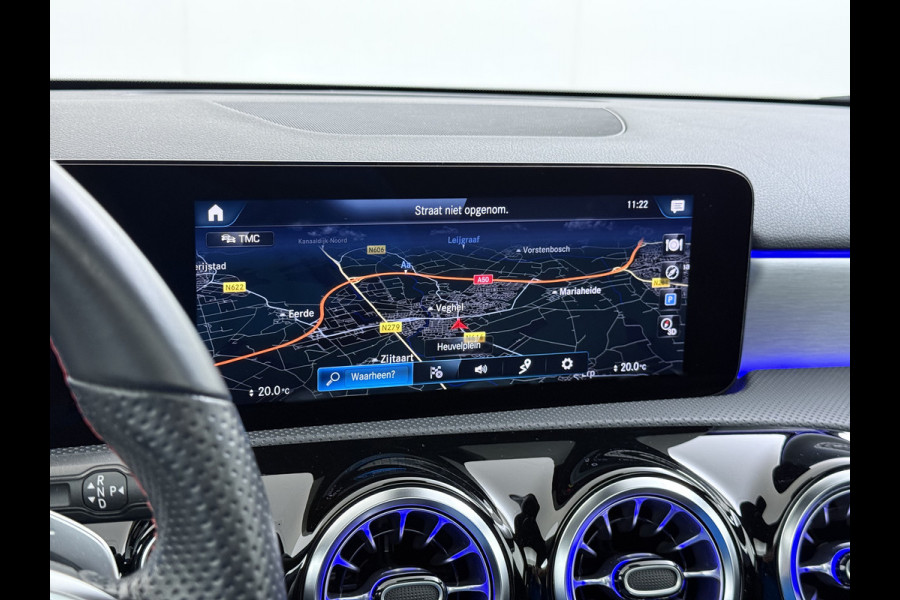 Mercedes-Benz A-Klasse 250e AMG // Panorama dak // Sfeerverlichting // Memory // MultiBeam LED // Advanced Audio // Keyless // 18" AMG Velgen // Widesc