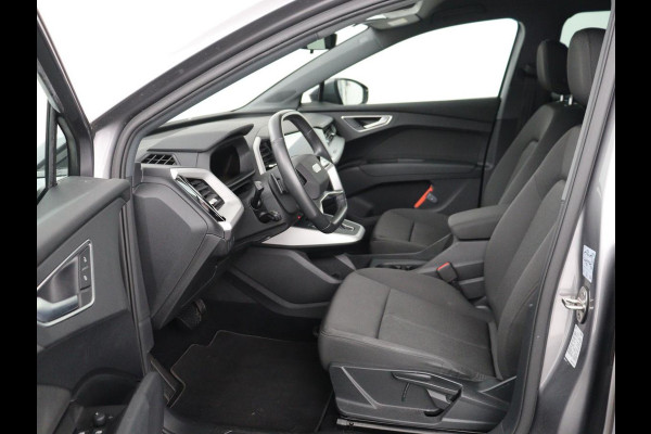Audi Q4 e-tron 35 Launch edition 55 kWh | Warmtepomp | Stoelverwarming | Carplay | Full LED | 19'' | Navigatie | Parkeerhulp | DAB | Climate control | Cruise control | Bluetooth