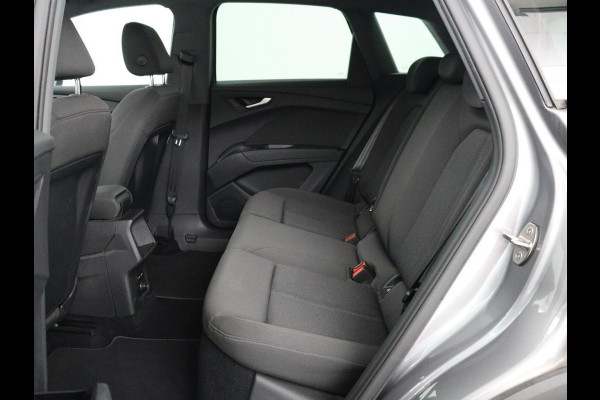 Audi Q4 e-tron 35 Launch edition 55 kWh | Warmtepomp | Stoelverwarming | Carplay | Full LED | 19'' | Navigatie | Parkeerhulp | DAB | Climate control | Cruise control | Bluetooth
