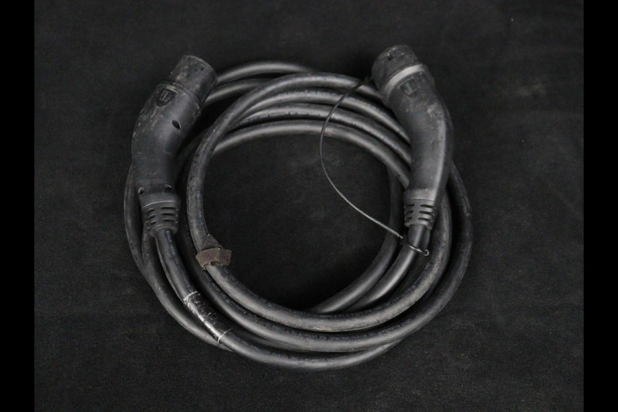 Audi Q4 e-tron 35 Launch edition 55 kWh | Warmtepomp | Stoelverwarming | Carplay | Full LED | 19'' | Navigatie | Parkeerhulp | DAB | Climate control | Cruise control | Bluetooth