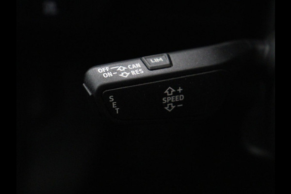 Audi Q4 e-tron 35 Launch edition 55 kWh | Warmtepomp | Stoelverwarming | Carplay | Full LED | 19'' | Navigatie | Parkeerhulp | DAB | Climate control | Cruise control | Bluetooth