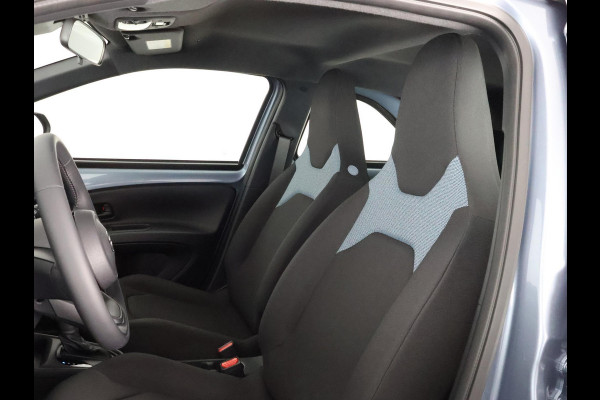 Toyota Aygo X Hybrid 115 Play | Adaptieve Cruise Control | Achteruitrij Camera | Apple Carplay & Android auto |