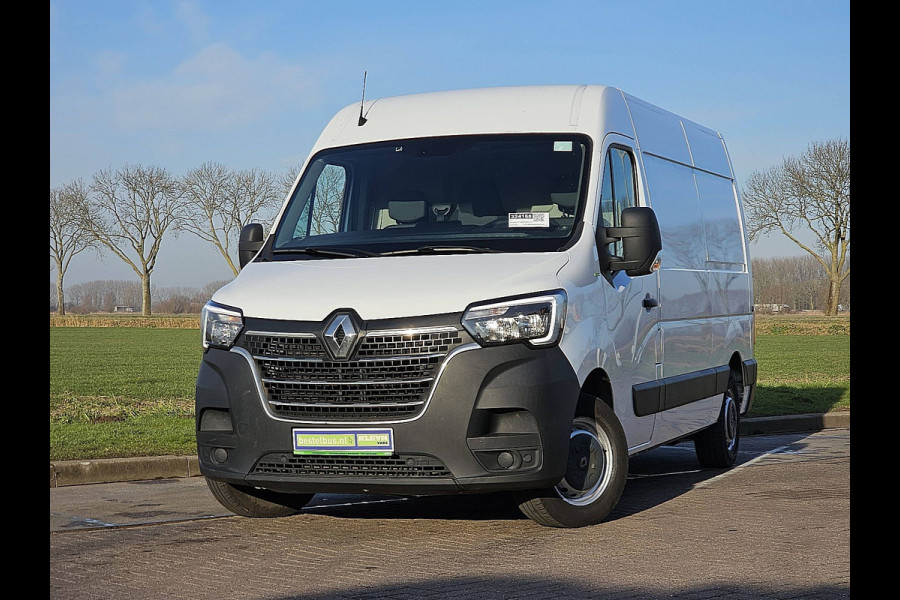 Renault Master T35 2.3 dCi 135 L2H2 airco, navi, pdc, trekhaak, inrichting